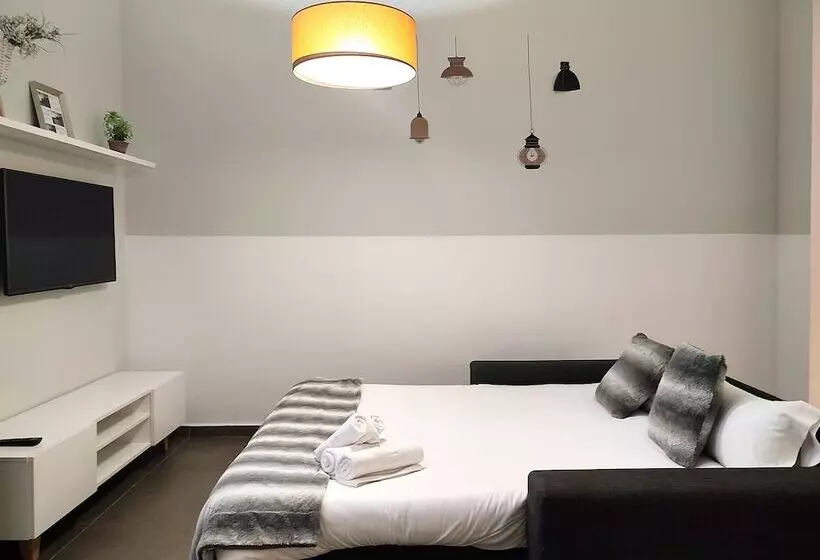 آپارتمان 1 خوابه همکف, Flats Friends Soho Suites