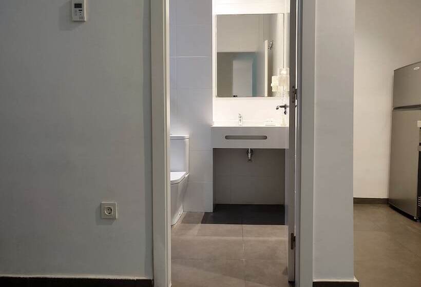 آپارتمان 1 خوابه همکف, Flats Friends Soho Suites