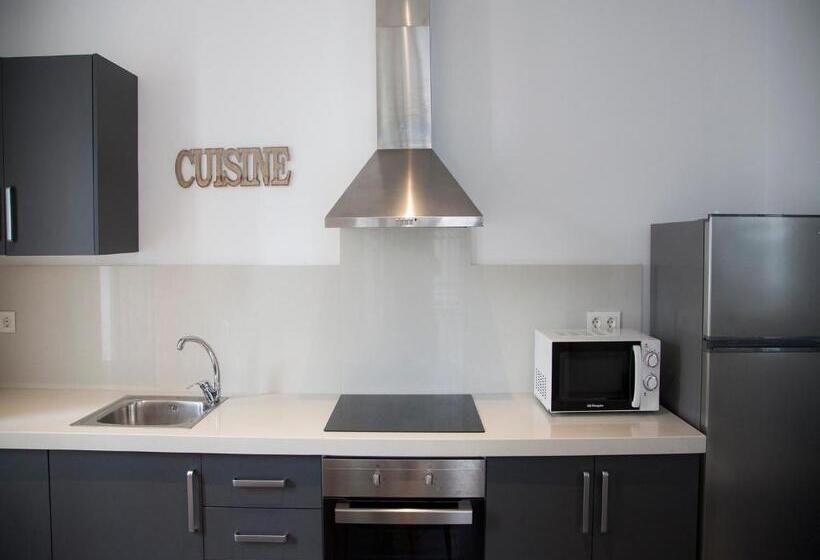 شقة غرفة واحدة, Flats Friends Soho Suites