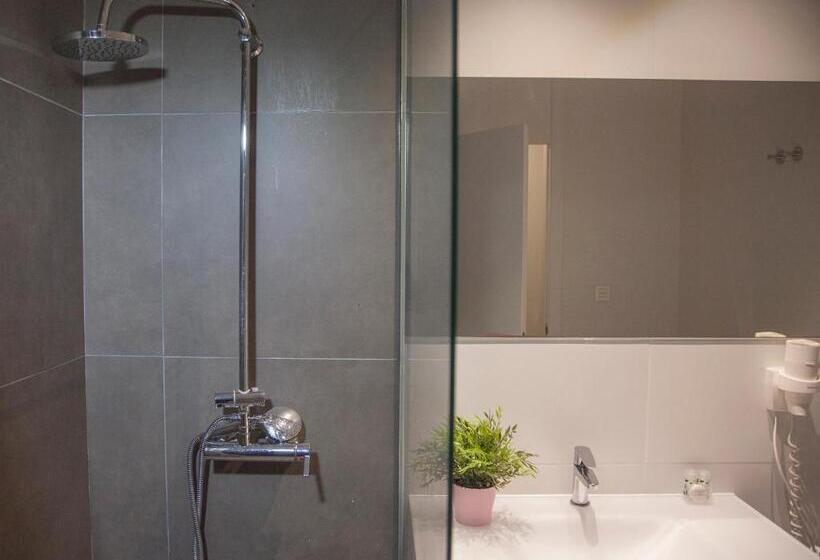 شقة غرفتين, Flats Friends Soho Suites