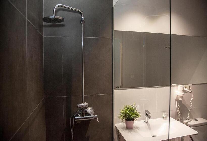 شقة غرفتين, Flats Friends Soho Suites