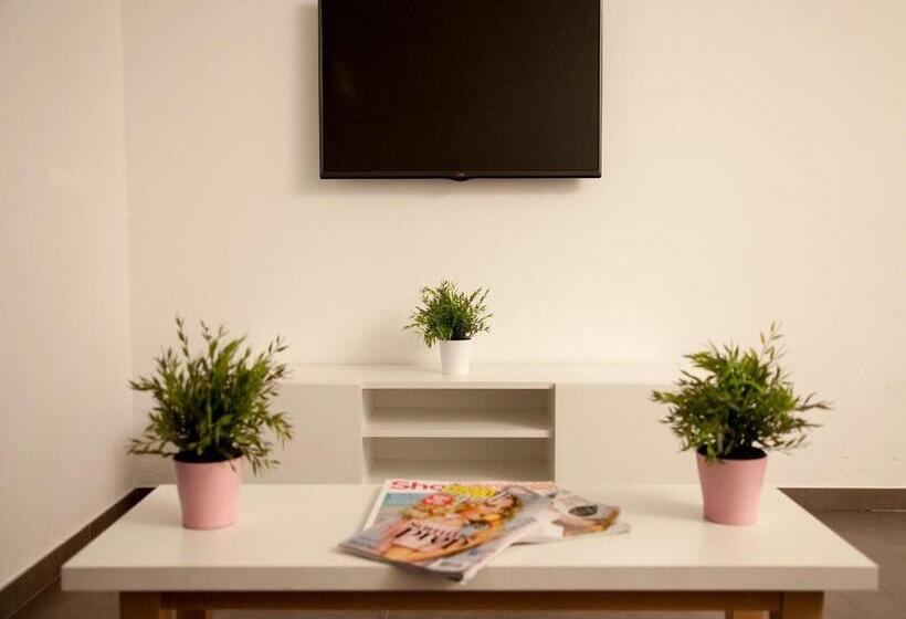 شقة غرفتين, Flats Friends Soho Suites