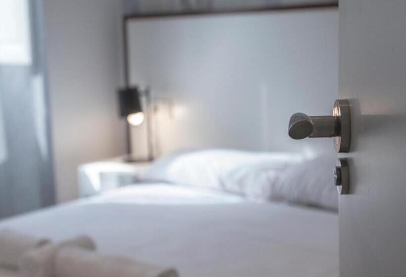 شقة 3 غرف, Flats Friends Soho Suites