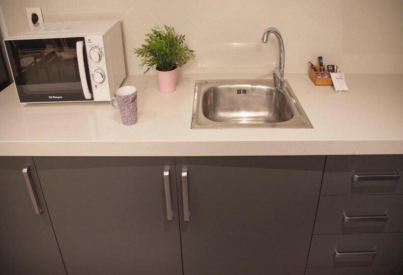 شقة 3 غرف, Flats Friends Soho Suites