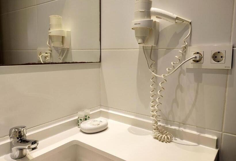 آپارتمان 1 خوابه همکف, Flats Friends Soho Suites