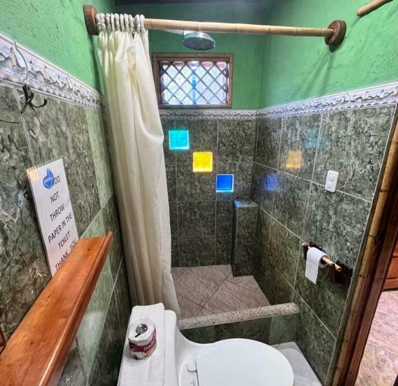 Номер Стандарт, Lonesome George Ecolodge