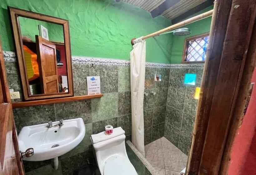 Номер Стандарт, Lonesome George Ecolodge