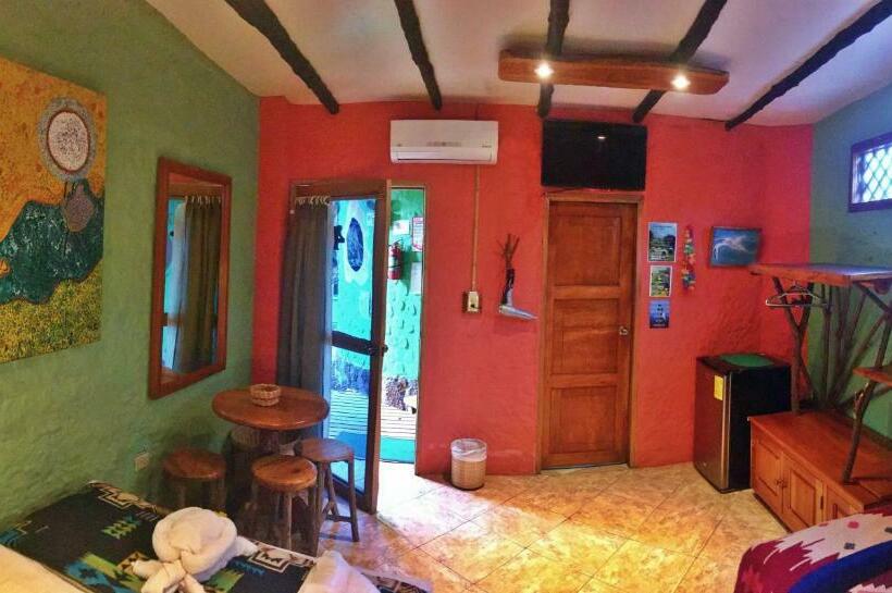 Номер Стандарт, Lonesome George Ecolodge