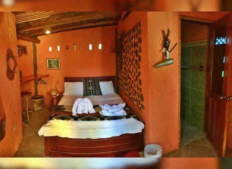 Номер Стандарт, Lonesome George Ecolodge