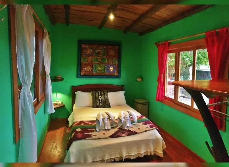 スーペリアールーム, Lonesome George Ecolodge