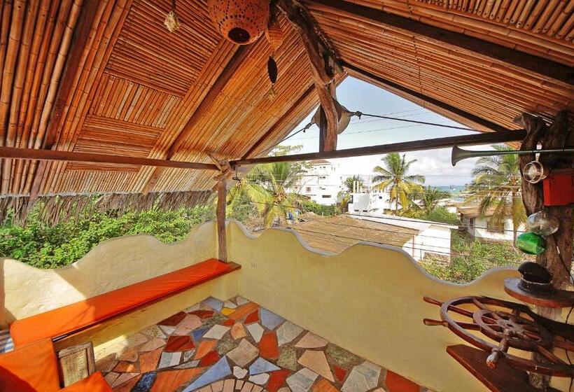 Номер Superior, Lonesome George Ecolodge