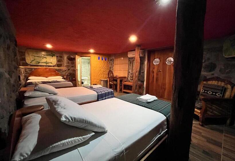 Номер Стандарт Трехместный, Lonesome George Ecolodge