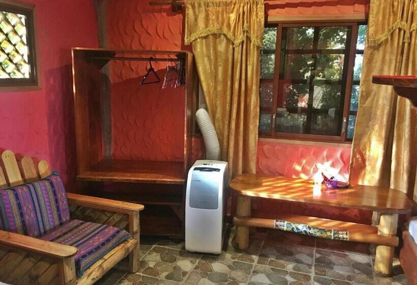 Трехместный Номер Базовый, Lonesome George Ecolodge