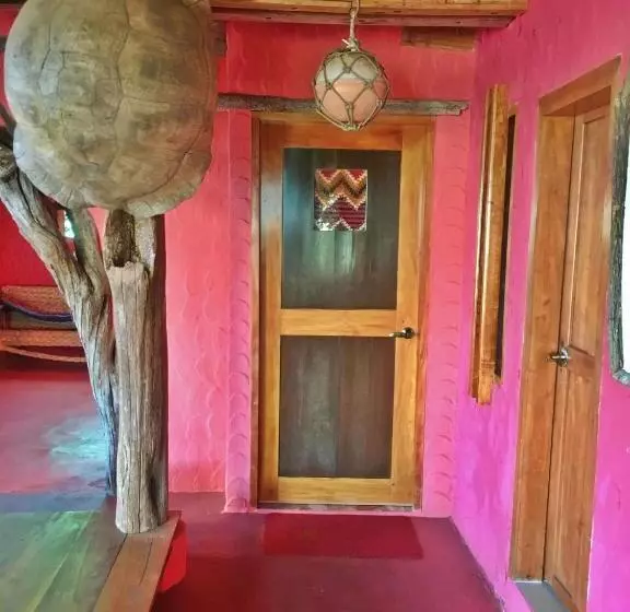 ベーシックトリプルルーム, Lonesome George Ecolodge