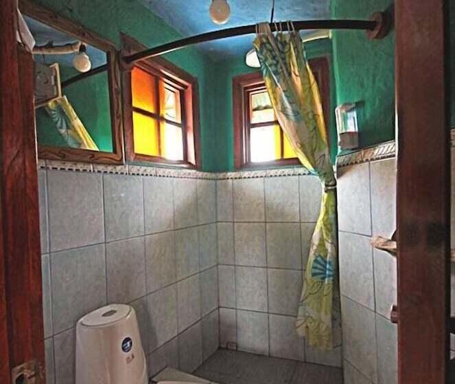 Номер Стандарт, Lonesome George Ecolodge