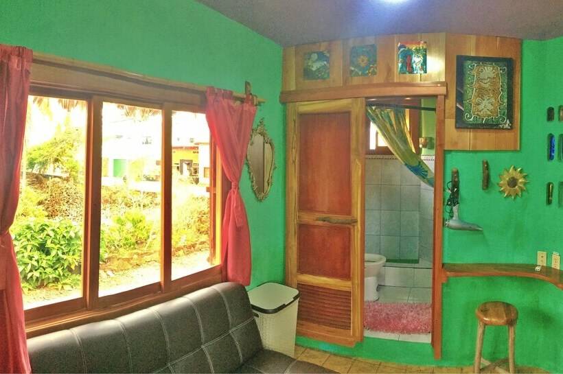 Номер Стандарт, Lonesome George Ecolodge