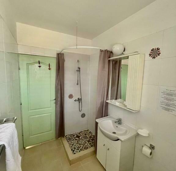 스탠다드 스튜디오, Hostel Cazino Nord Rooms