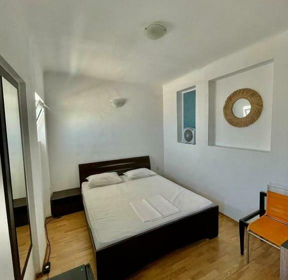 غرفة قياسية حمام مشترك, Hostel Cazino Nord Rooms