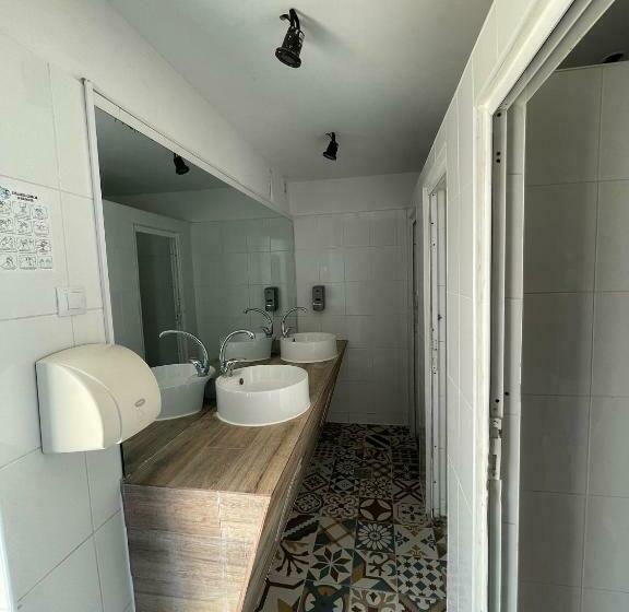 غرفة قياسية حمام مشترك, Hostel Cazino Nord Rooms