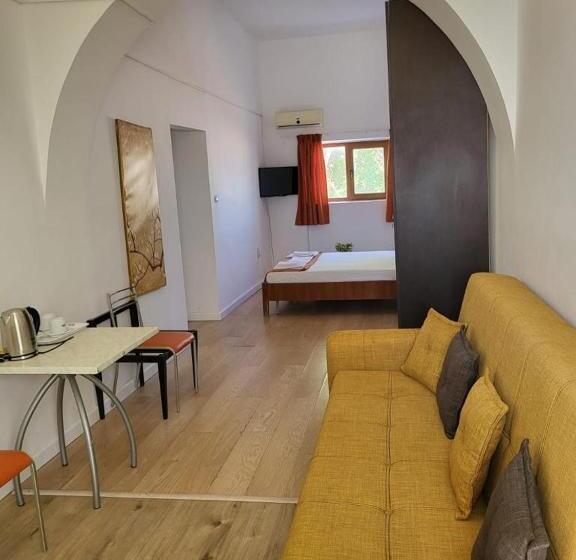 إستوديو قياسى, Hostel Cazino Nord Rooms