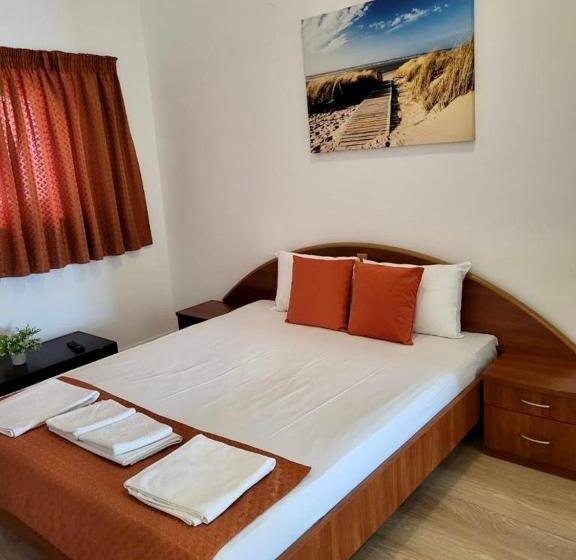 إستوديو قياسى, Hostel Cazino Nord Rooms