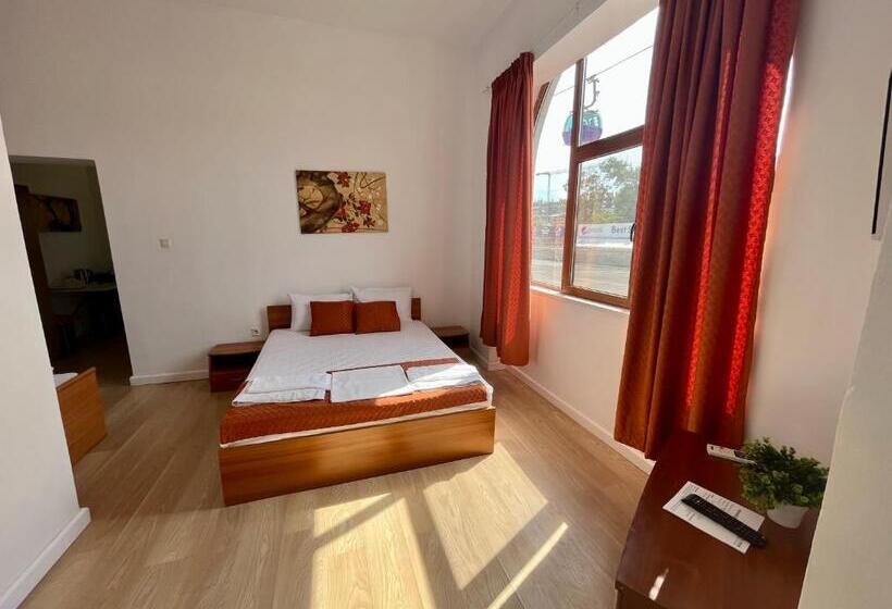 إستوديو قياسى, Hostel Cazino Nord Rooms