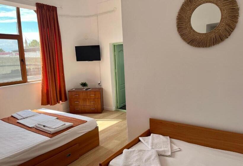 إستوديو قياسى, Hostel Cazino Nord Rooms