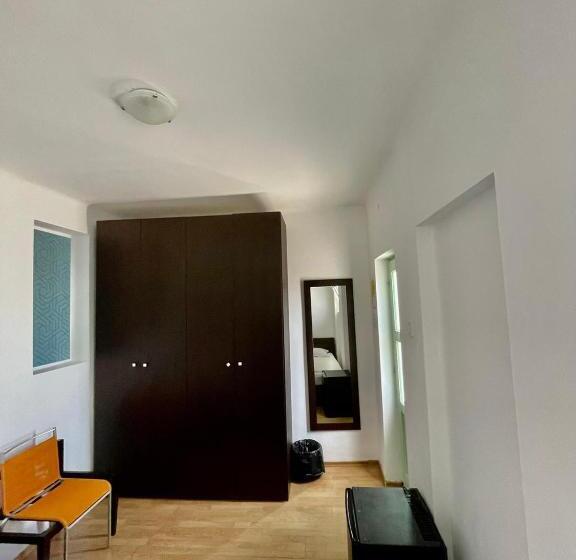 غرفة قياسية حمام مشترك, Hostel Cazino Nord Rooms