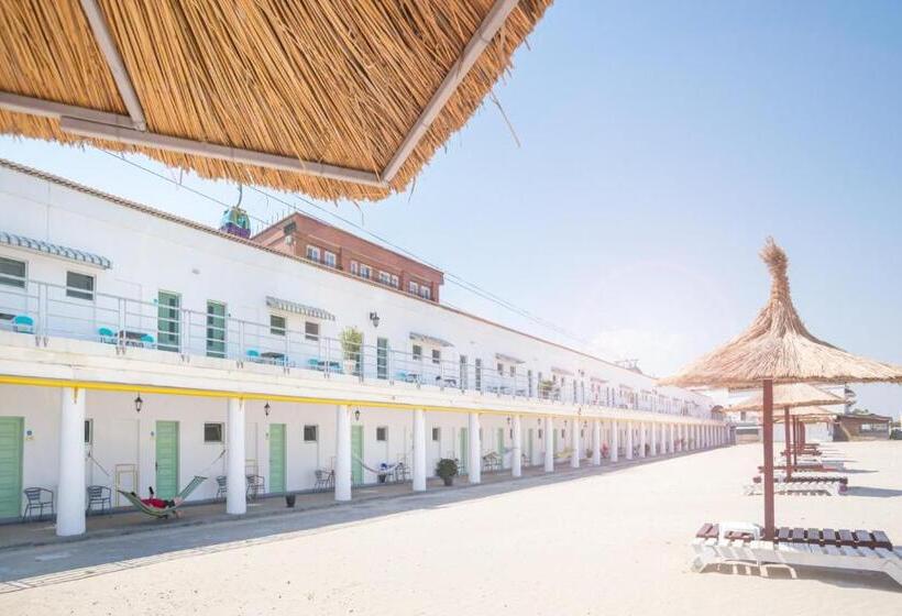 شقة غرفة واحدة مطلة على البحر, Hostel Cazino Nord Rooms