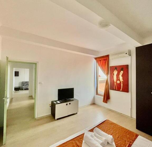 شقة غرفة واحدة مطلة على البحر, Hostel Cazino Nord Rooms