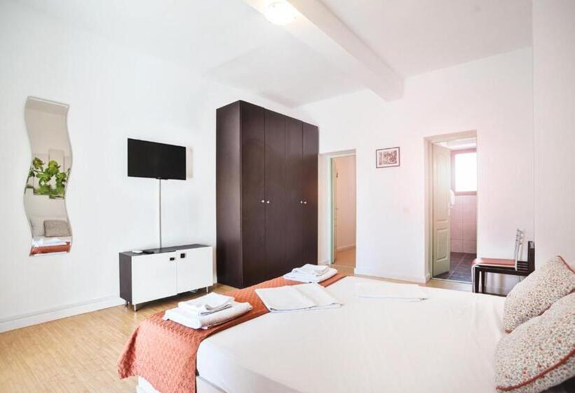 إستوديو قياسى, Hostel Cazino Nord Rooms