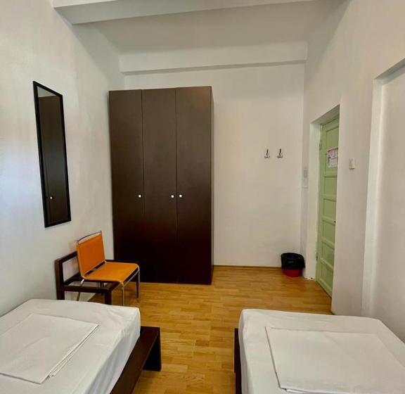 스탠다드 룸 공동 욕실, Hostel Cazino Nord Rooms
