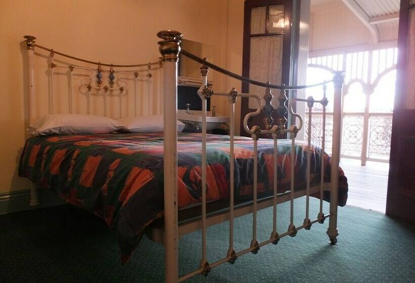 수피리어 트리플 룸, Criterion Hotel Warwick