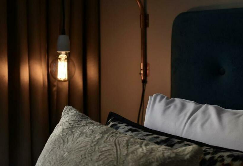 غرفة ديلوكس, F6