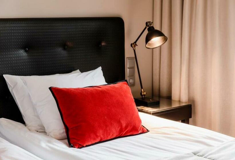 غرفة قياسية, F6