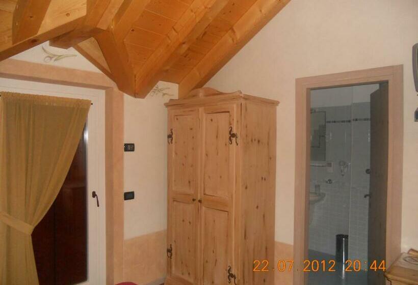 חדר סטנדרט לארבעה, Garni La Genziana