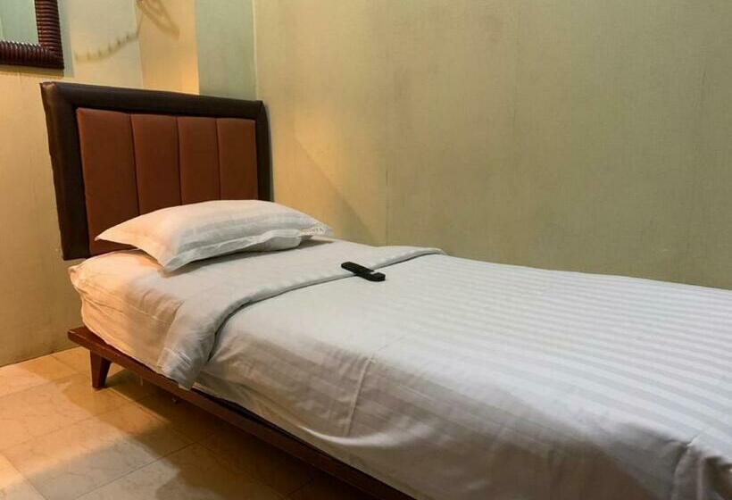 غرفة قياسية فردية, Rumah Shinta