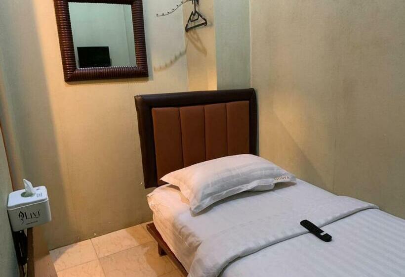 חדר סטנדרט יחיד, Rumah Shinta