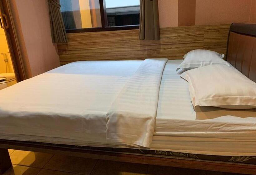 غرفة قياسية, Rumah Shinta