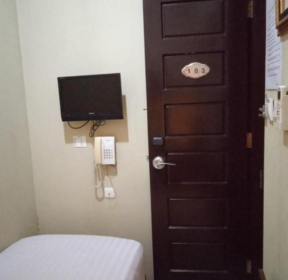 غرفة قياسية فردية, Rumah Shinta