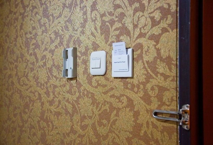 غرفة قياسية, Rumah Shinta