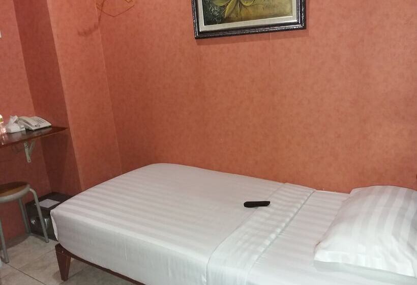 Номер Стандарт Индивидуальный, Rumah Shinta