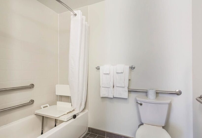 Люкс Адаптированный для Инвалидов, Sleep Inn & Suites O Fallon Mo   Technology Drive