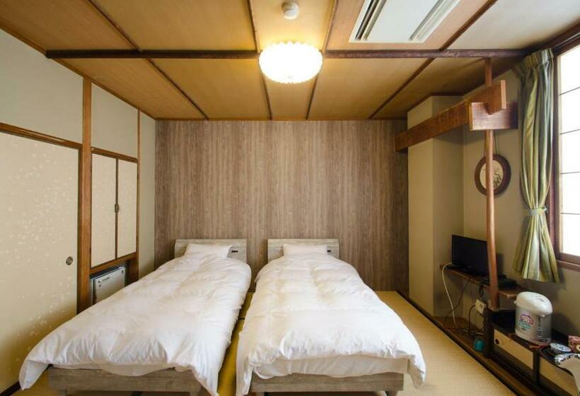 غرفة عائلية, Kaigetsu