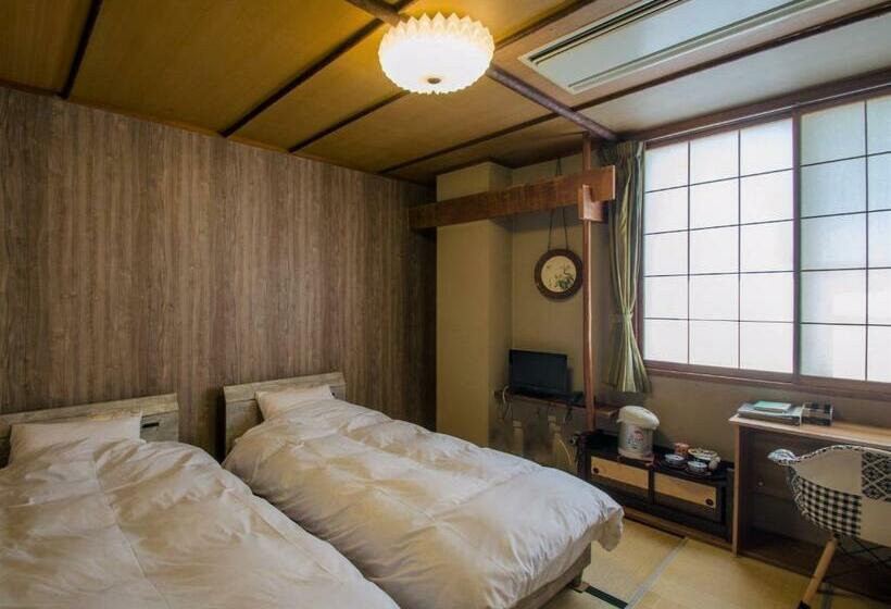 غرفة عائلية, Kaigetsu