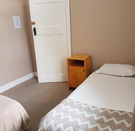 Номер Стандарт Трехместный, Oasis Shanti Backpackers