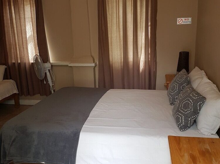 Номер Стандарт Трехместный, Oasis Shanti Backpackers