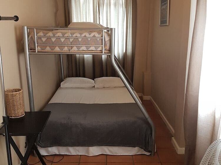 Номер Стандарт с Койками, Oasis Shanti Backpackers