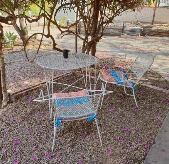 Номер Стандарт, Oasis Shanti Backpackers