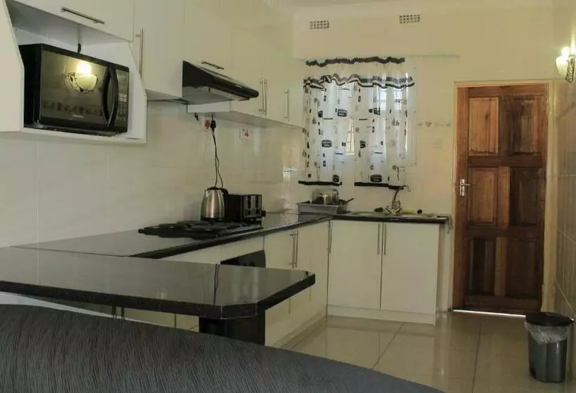 آپارتمان 2 خوابه, Asante Apartments